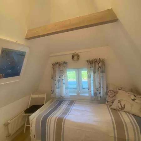 Ferienhaus Unter Reet Vor Den Toren Sylts