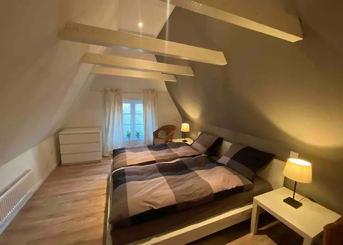 Unter Reet Vor Den Toren Sylts Aventoft