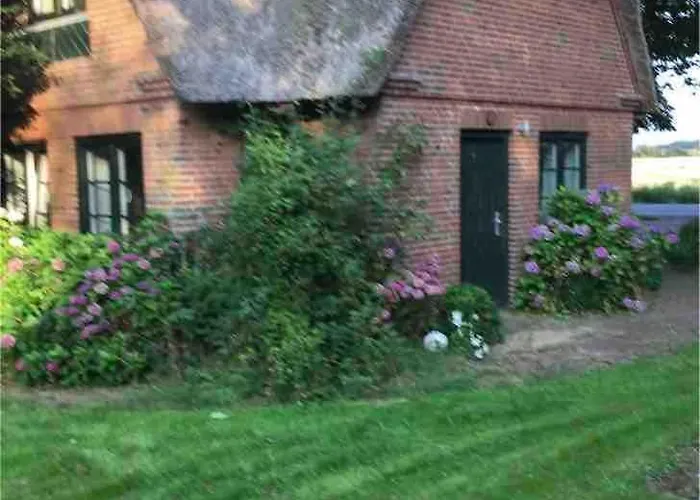 Unter Reet Vor Den Toren Sylts * Aventoft